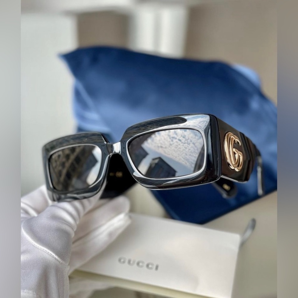 New - Gucci Black Gray Gg0811s 001 Logo Rectangle Unisex Sunglasses - Picture 10 of 17